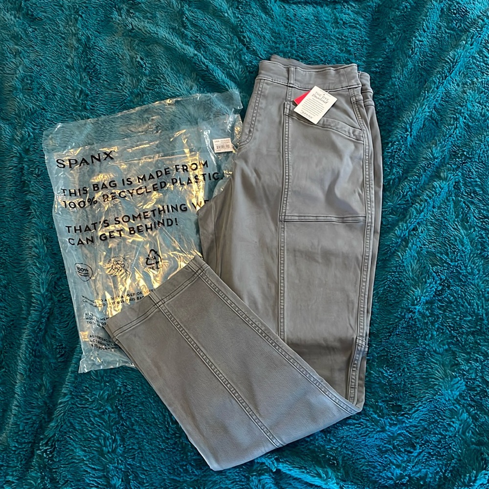 NWT Spanx Stretch Twill Straight Leg Pant in Hazy Blue Grey, Regular Large.